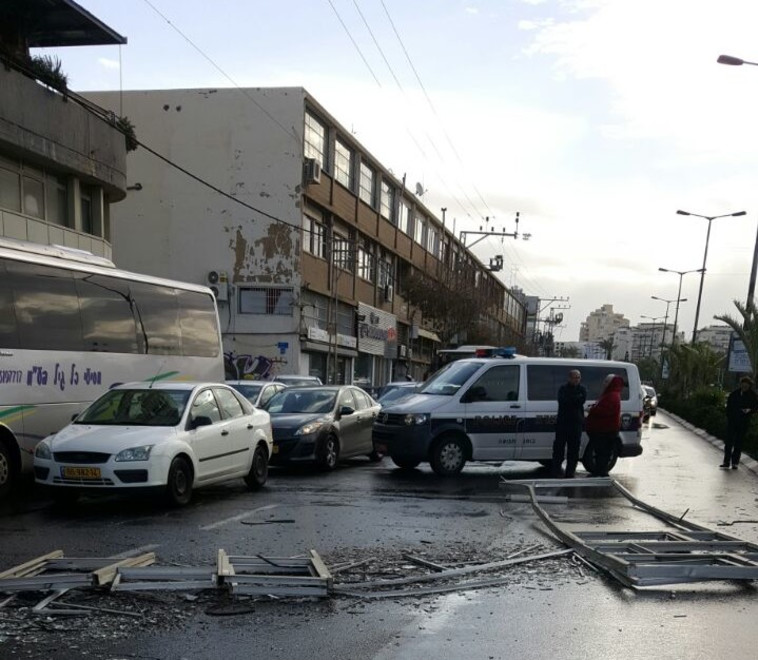 החלון שעף בתל אביב. צילום: דוברות משטרת ישראל