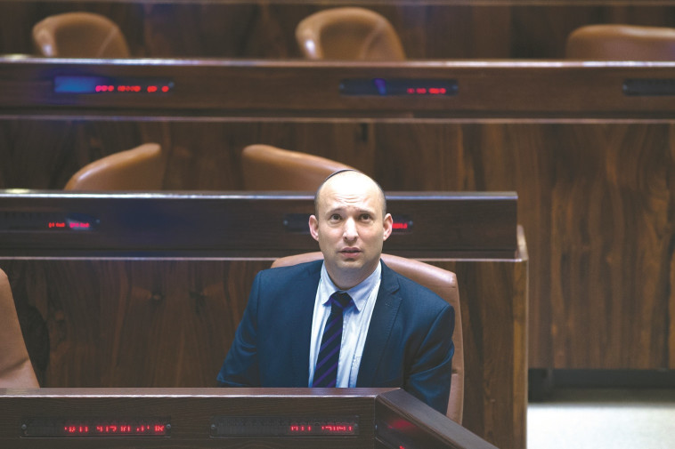 בנט. רה&quot;מ העדיף תמרונים שיגררו את ראש הבית היהודי לפינה. צילום: יונתן זינדל, פלאש 90