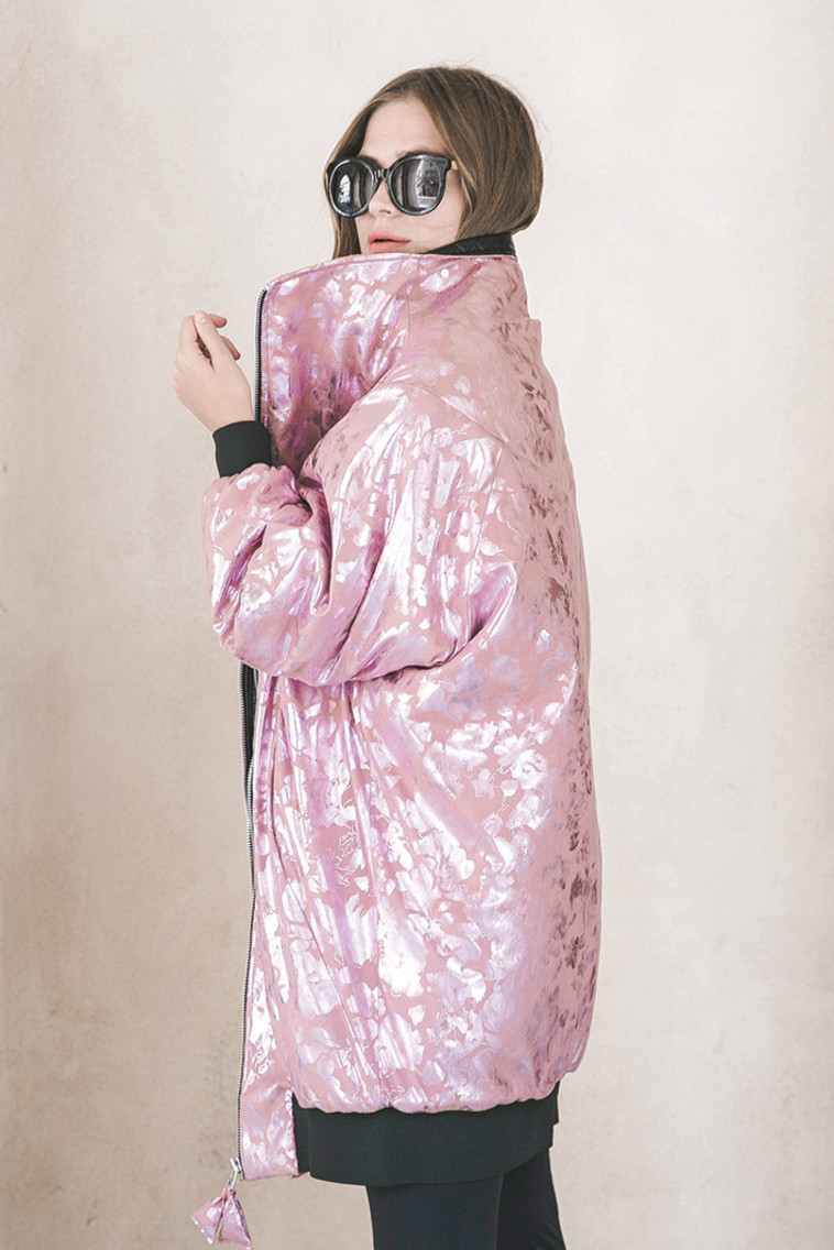 צבעי הקיץ חזרו למלתחה. לארה רוסנובסקי. צילום: יח&quot;צ