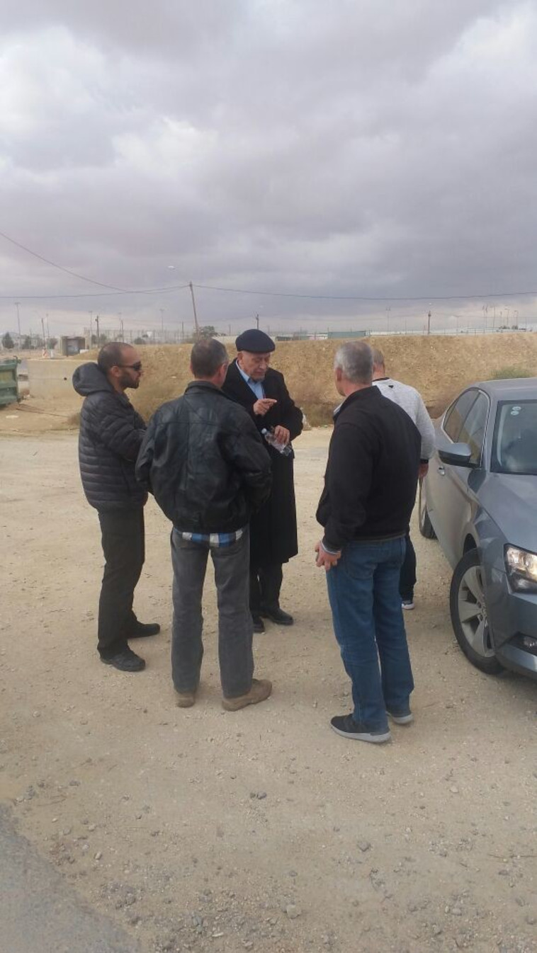 ח&quot;כ גטאס נחקר ביציאה מבית כלא קציעות. ארכיון