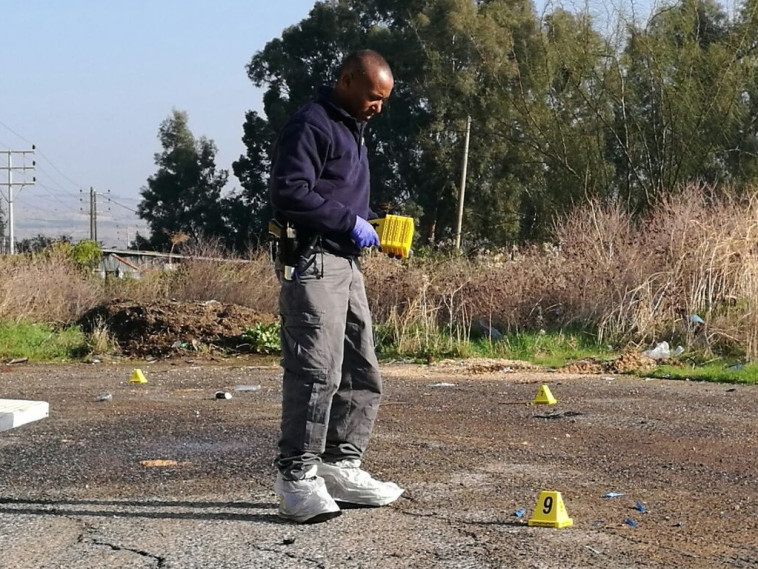 זירת הרצח הבוקר, סמוך למגדל. צילום: דוברות המשטרה