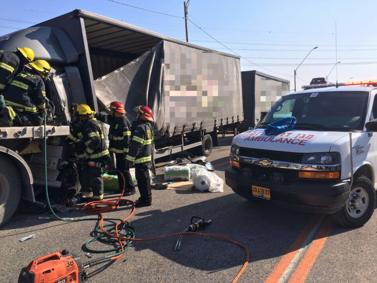 תאונת הדרכים בכביש 70. צילום:: חנן זוהר, דוברות מד&quot;א