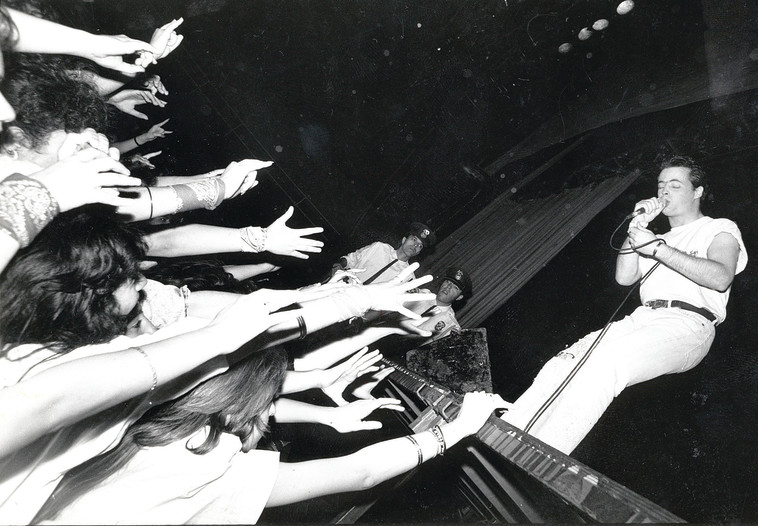 הזמר אדם, בימי התהילה. צילום: גרי אברמוביץ 