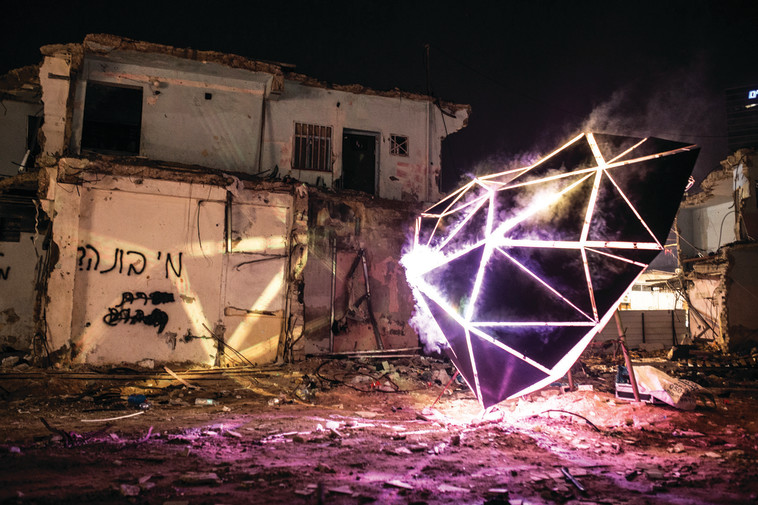 עושר אתני. &quot;מנורת לילה&quot;. צילום: באדיבות מנורת לילה