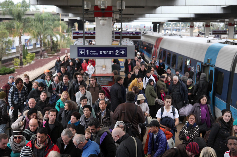 עומס ברכבות, ארכיון. צילום: גדעון מרקוביץ, פלאש 90