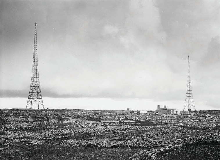אנטנות רדיו רמאללה. צילום: The American Colony Photo Department in Jerusalem