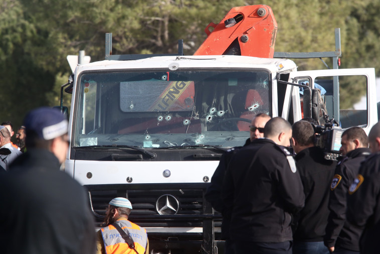 החילטו ללכת על סמל? הפיגוע בארמון הנציב, צילום: מרק ישראל סלם