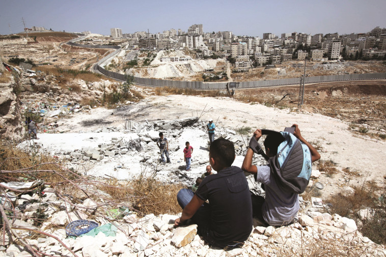 &ldquo;אנחנו מנסים לשמור על שקט, אבל יש פה הרבה מאוד כעס&quot;. עיסאוויה. צילום: יוסי זמיר, פלאש 90