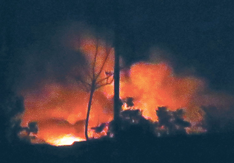 שדה התעופה אל-מזה אחרי תקיפה, סוריה. צילום: איי.אף.פי