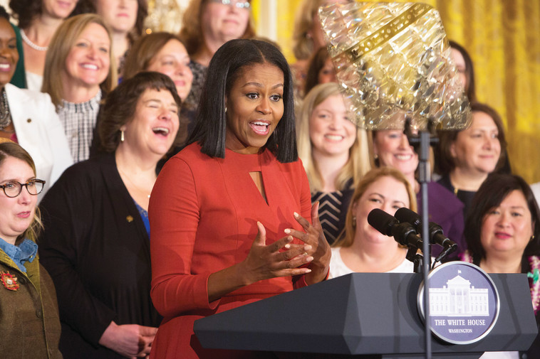 מישל בנאום הפרידה. לא חששה מצבעים דומיננטיים. צילום: AFP