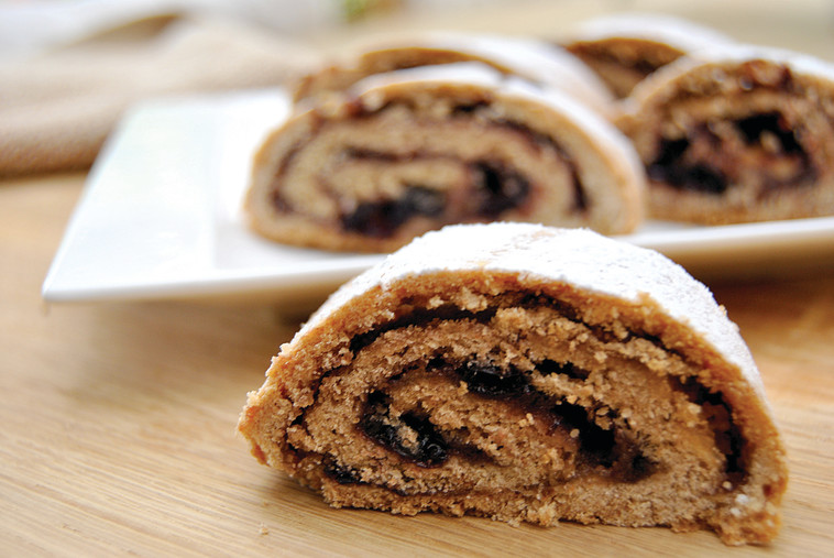 כרוכיות כוסמין במלית ריבת שזיפים. צילום: פסקל פרץ רובין