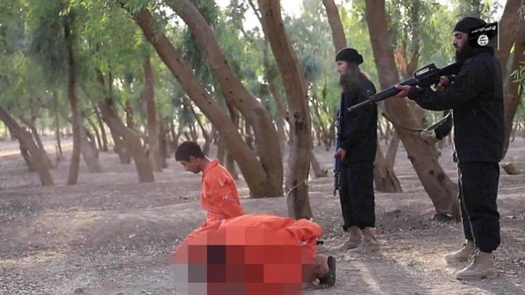 חלק מההוצאות להורג בוצעו בירי בעורף השבויים. צילום מסך