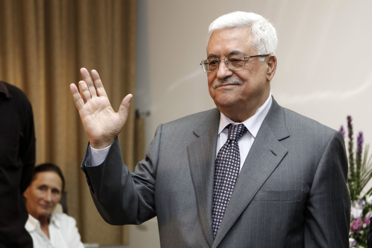 אבו מאזן במפגש עם ישראלים ברמאללה. צילום: פלאש 90