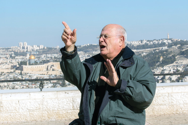 לפני 50 הגיע בנגמ&quot;ש, עכשיו בוולוו. יוסי לנגוסקי. צילום: יוסי אלוני