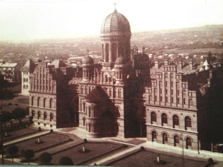 הכנסייה בצ'רנוביץ שבה הוסתרה משפחת שי