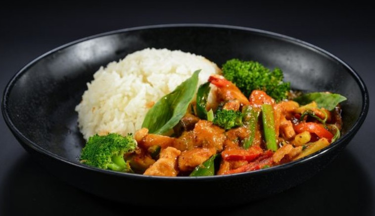 מנת הצ'יקן סמוי מג'פניקה. צילום: שי בן אפרים