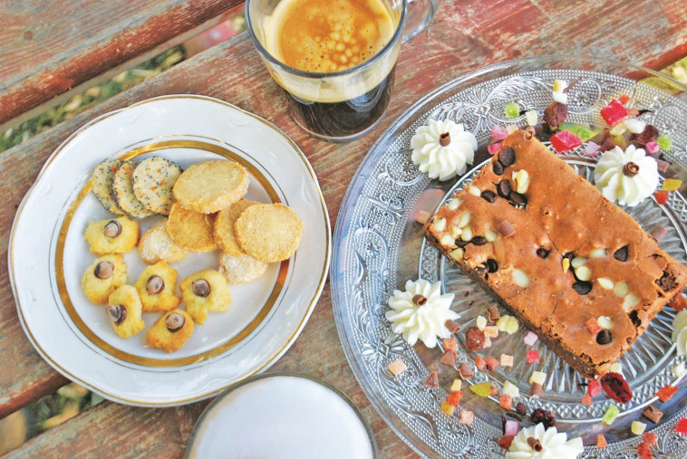 ממלא את החשק. &quot;דובשנית&quot;, צילום: מיטל שרעבי