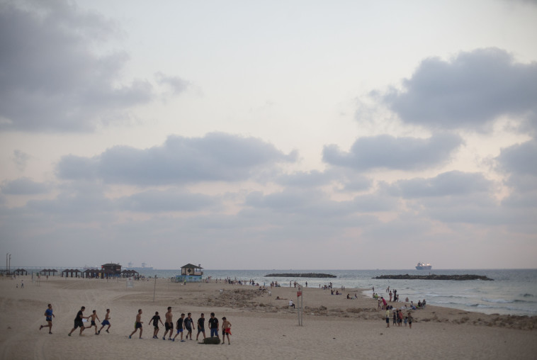 חוף הים באשקלון. צילום ארכיון: ליאור מזרחי, פלאש 90