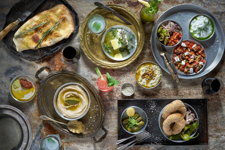 ארוחה זוגית בסגנון עות'מאני. מסעדת אונזה. צילום: אנטולי מיכאלו