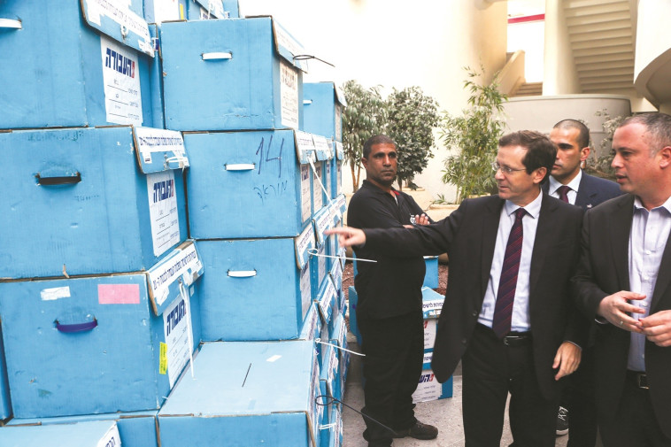 פריימריז במפלגת העבודה, 2015. הפתרון יכול להיות בחירה ישירה של חברי כנסת. צילום: פלאש 90