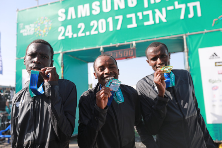 הזוכים במרתון תל אביב. צילום: רונן טופלברג