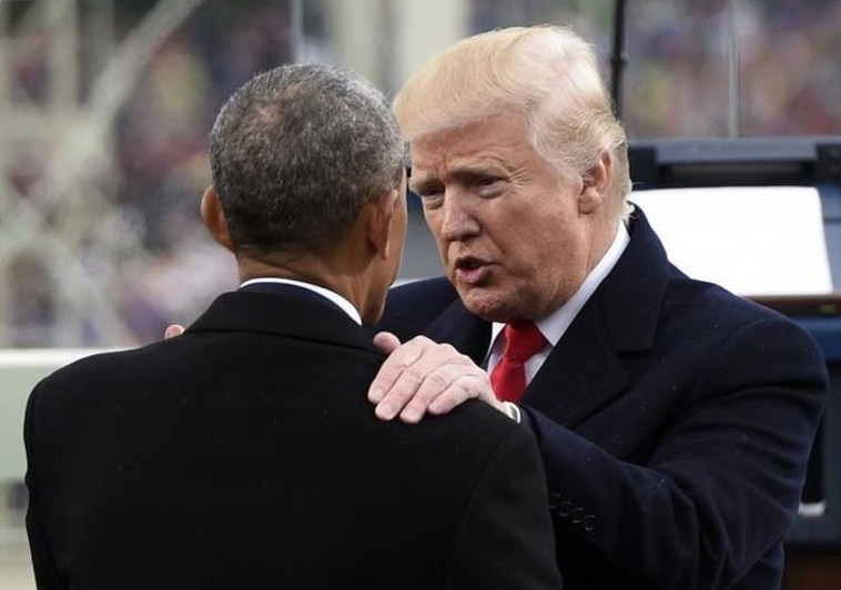 טראמפ (מימין) ואובמה