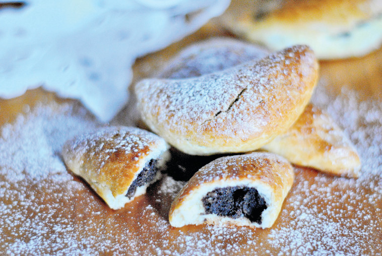 אוזני המן במילוי פרג. צילום: פסקל פרץ-רובין