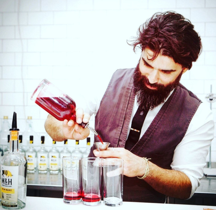 המיקסולוג יובל סופר. צילום: יח