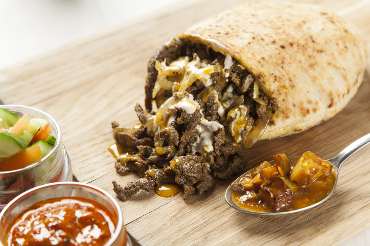 בשר אנטריקוט על הפלנצ'ה. צילום: אפיק גבאי