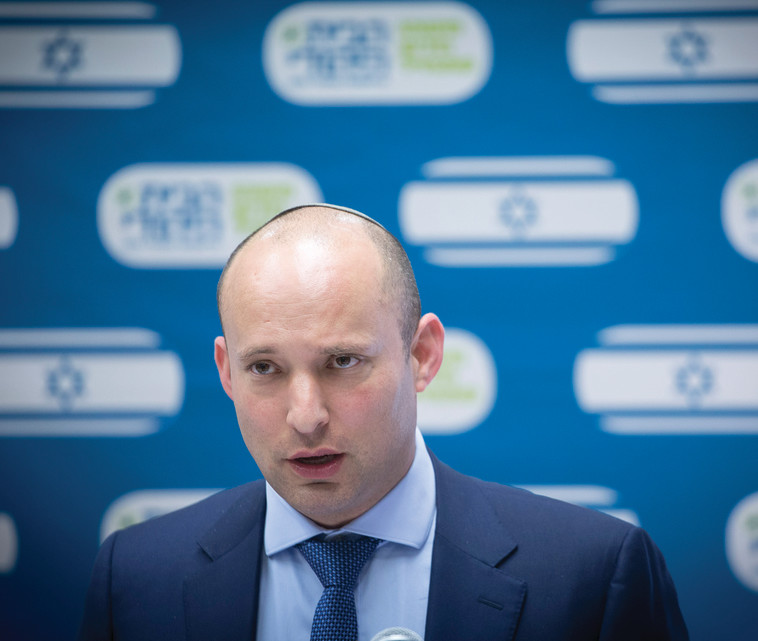 נפתלי בנט. &quot;מנצל את המפלגה כדי להיות ראש ממשלה&quot;. צילום: מרים אלסטר, פלאש 90