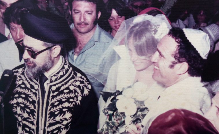 הרב עובדיה ניהל את החתונה. צילום: פרטי