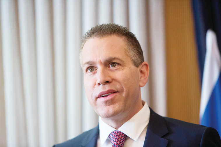 מגייס אנשי מודיעין. גלעד ארדן, צילום: יונתן זינדל, פלאש 90