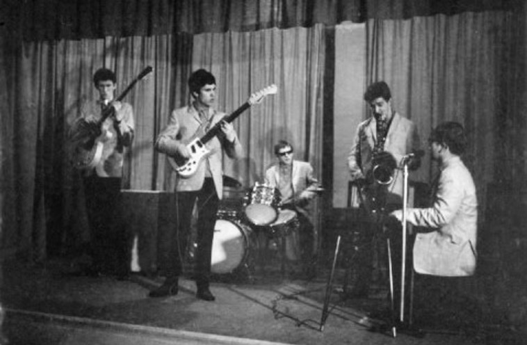 להקת בלוזולוג'י, אלטון ג'ון 