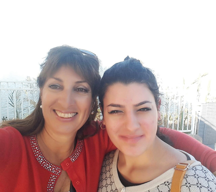 חנה אטלי ובתה נעה. צילום: באדיבות המשפחה