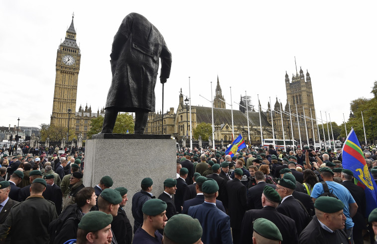 הפגנות תמיכה באלכסנדר בלקמן, צילום: רויטרס