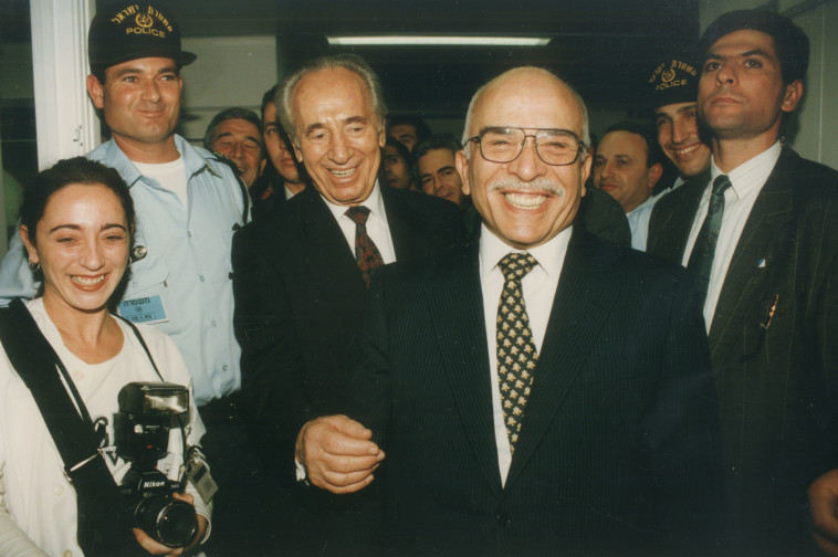 חוסיין (מימין) ופרס