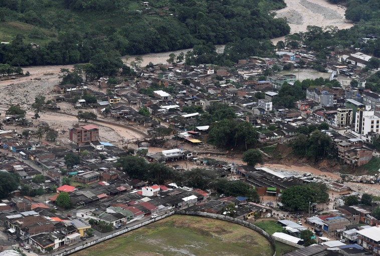 האזור שנפגע. התושבים מנותקים מחשמל וממים. צילום: רויטרס