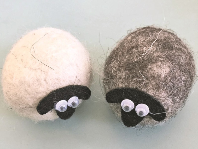 הכל בעבודת יד. כבשים מיניאטוריות, צילום: יעל שפר