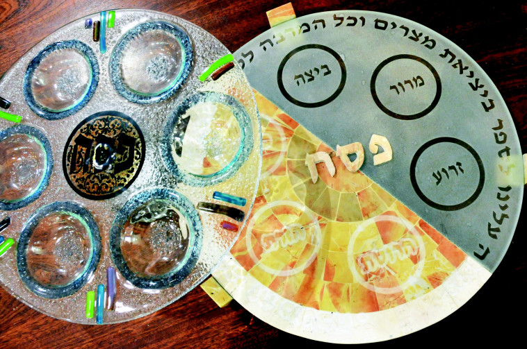 קערת סדר פסח. צילום: פלאש 90 קערת סדר פסח. צילום: פלאש 90