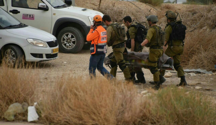 פינוי המטייל מנחל ערוגות. צילום: חדשות צ.ב.מ