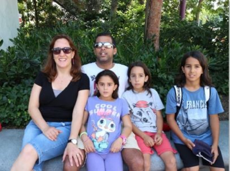 גיא יוחנן ומשפחתו, צילום: פרטי