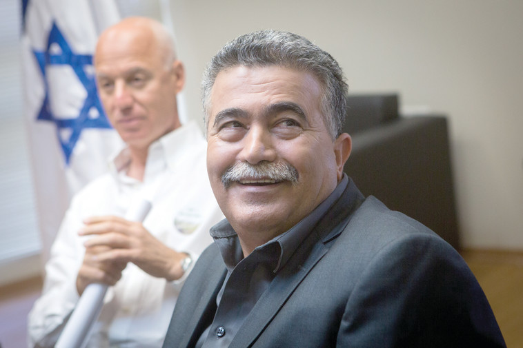 ח&quot;כ עמיר פרץ, נהנה מבסיס תמיכה גדול. צילום: פלאש 90