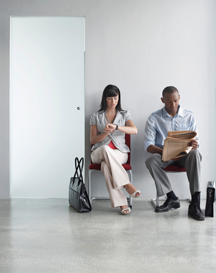 אנשים ממתינים בתור, אילוסטרציה. צילום: אינגאימג'