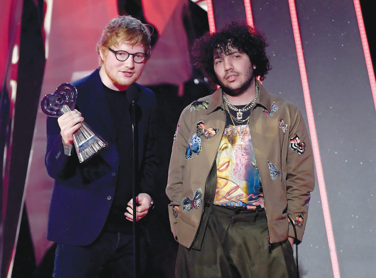 אד שירן עם בני בלנקו. &quot;חברים טובים&quot;. צילום: AFP