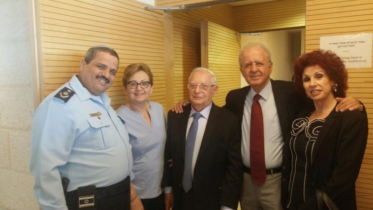תמי ויהודה רוה, מיקי ואוה גולדמן והמפכ"ל אלשיך. למדו לימדו על משפט אייכמן תמי ויהודה רוה, מיקי ואוה גולדמן והמפכ"ל אלשיך. למדו לימדו על משפט אייכמן