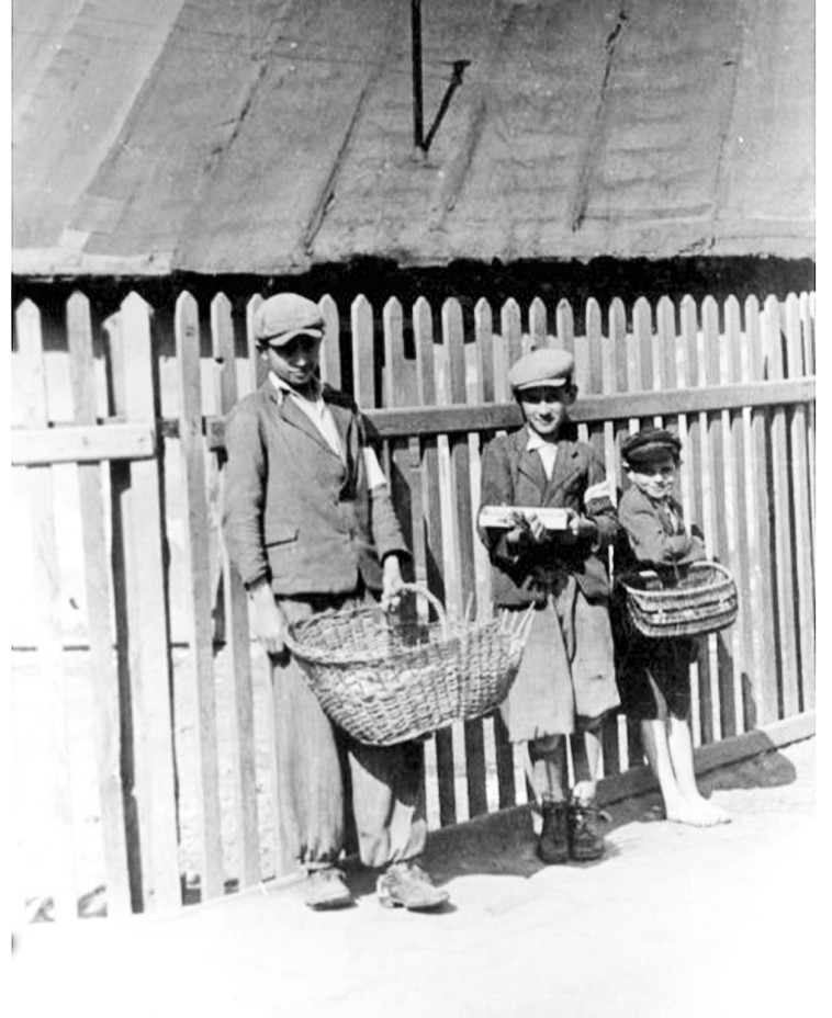 ילדים בגטו בנדין. הנאצים ריכזו בו כ-20 אלף יהודים. צילום: ארכיון יד ושם