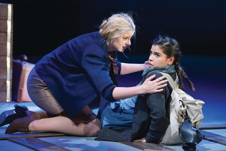 ההצגה &quot;רכבות הילדים&quot;. עוררה אצל טננבאום מחדש את מה שחוותה בעבר. צילום: יוסי צבקר, יח&quot;צ