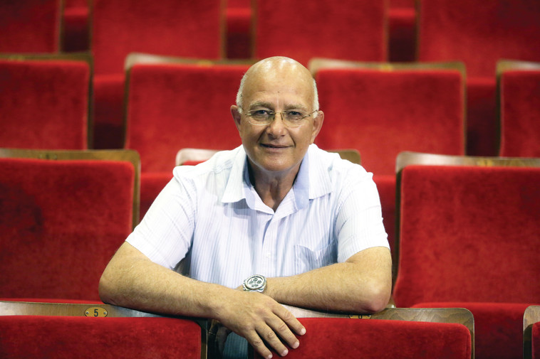 שבירו באולם באריאל. צילום: אריאל בשור