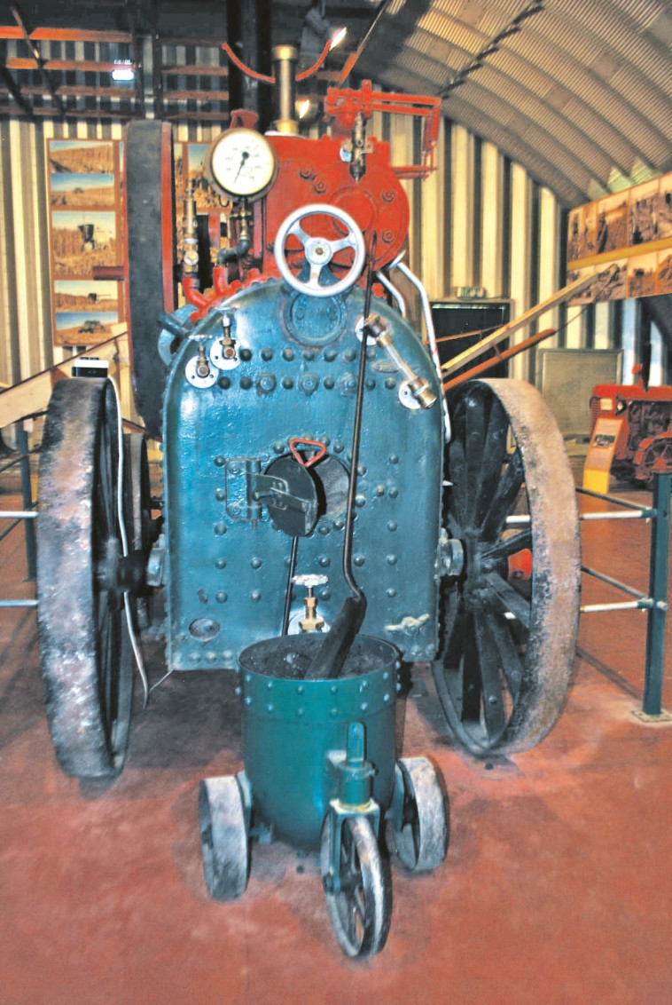 להתחפש בבגדי חלוצים. מוזיאון הטרקטור, צילום: מיטל שרעבי