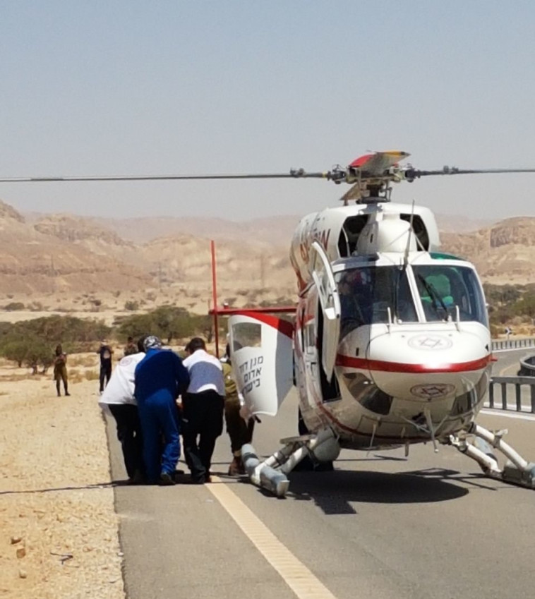 זירת התאונה בערבה. צילום: דוברות מד&quot;א